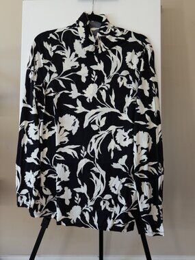 Nordstrom Signature Black Ivory Brushed Blooms Long Sleeve Top NWT Large